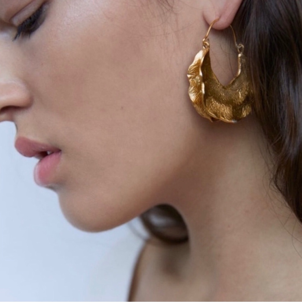 ✨3for$38 New Zara Textured Metal Crescent Gold Hoop Earrings - Picture 2 of 14